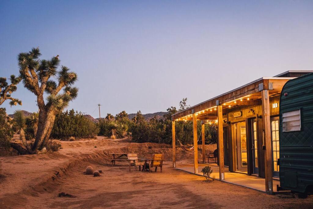 Joshua Tree Hidden Tower * Views - Landmark Yucca Valley Buitenkant foto