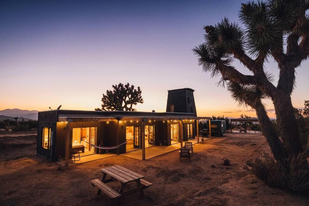 Joshua Tree Hidden Tower * Views - Landmark Yucca Valley Buitenkant foto